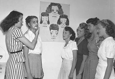 La escuela de estética 1946 cuesta menos