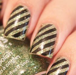 striped nail design